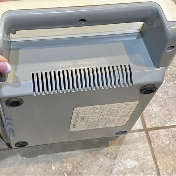 Sharper Image 'Kneading Fingers' Shiatsu Massager - Picture 3 of 15